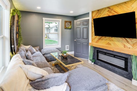 Missoula Vacation Rental | 2BR | 1BA | 500 Sq Ft | 2 Steps Required