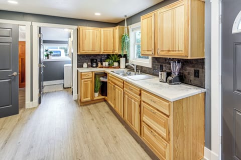 Kitchen | Cooking Basics | Drip Coffee Maker | Blender | Toaster