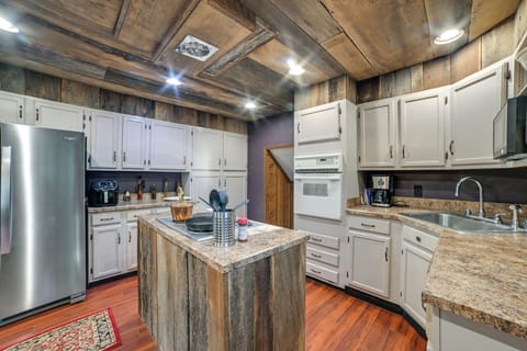 Kitchen | 2nd Floor | 2 Drip Coffee Makers | Dishwasher | Cooking Basics