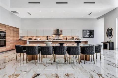 Elegant dining set up. (Villa 5)