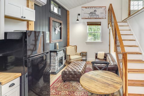 Lebanon Vacation Rental | Studio | 1BA | 800 Sq Ft | 1 Step to Enter