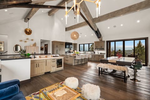 Kitchen/Dining Room/Bar Nook