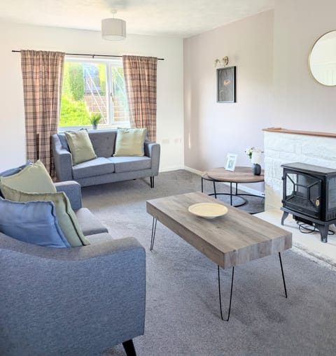 Living Room / Lounge