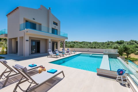 Ellie Villa Exterior