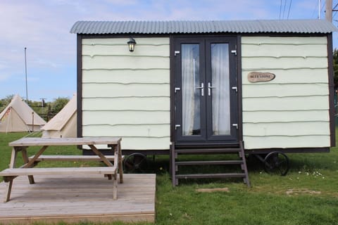 Blue Stone Hut 