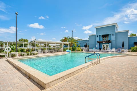 The Winds of St. Armands North | Community Pool Area