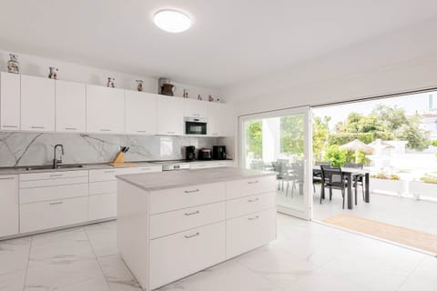 674ac40c 08d0 4e36 be0e 9cea2382d945