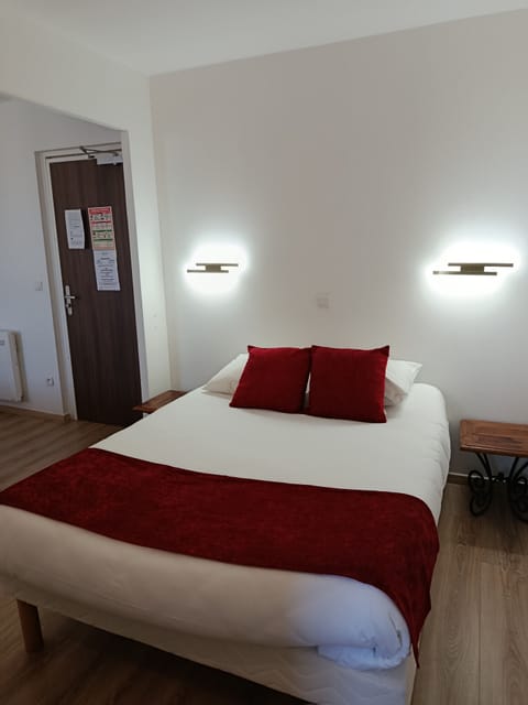 Double size bed