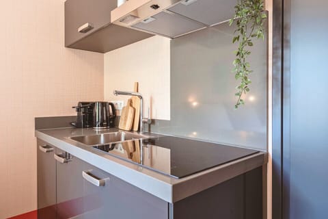 Top-rated short-stay in Tilburg met ruim tweepersoonsbed en privékeuken, dichtbij alle centrumattracties.