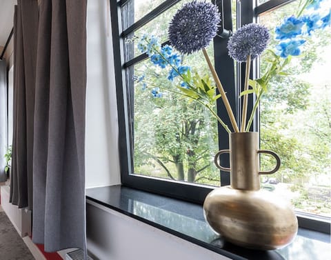 Your peaceful Tilburg bedroom escape — central location, quiet comfort.