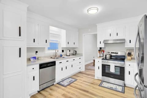 Cook with ease in a stocked kitchen—just bring your favorite ingredients.