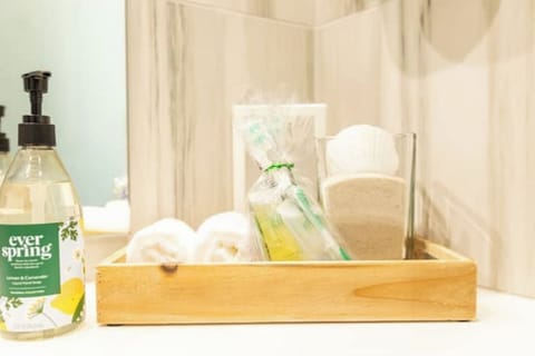Bathroom amenities