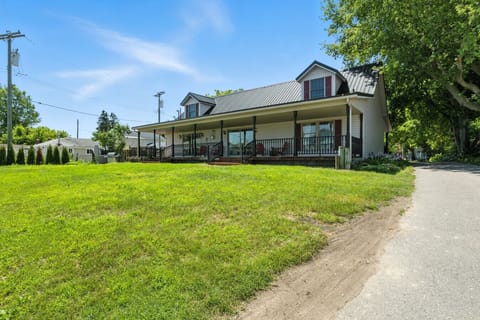Classic Lakeport porch life – wide open and welcoming