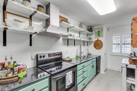 Kitchen | Cooking Basics | Complimentary Spices | 1st Floor