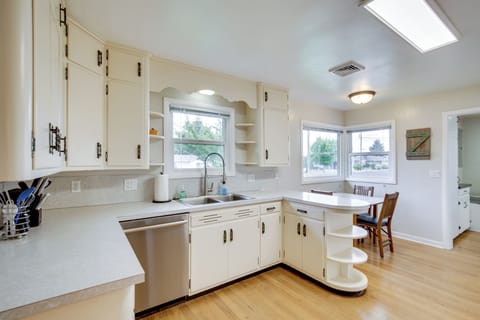 Kitchen | Cooking Basics | Keurig Coffee Maker | Toaster Oven