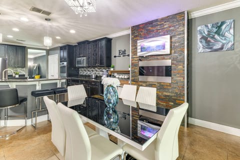 Dining Area | 1st Floor | Dishware/Flatware | Fireplace | Free WiFi