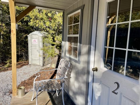 White Birch Cabin - Johnswood Off Grid Cabins on Drummond Island (5131)