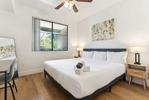 CozySuites Glendale - Westgate with pool! 12
