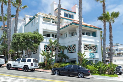 Stroll to the pier for sun, surf, and views.
