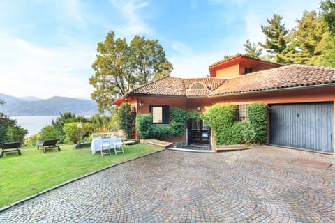 Villa Nassi - Ispra, Lake Maggiore - by Northitaly Villas Vacation Rentals
