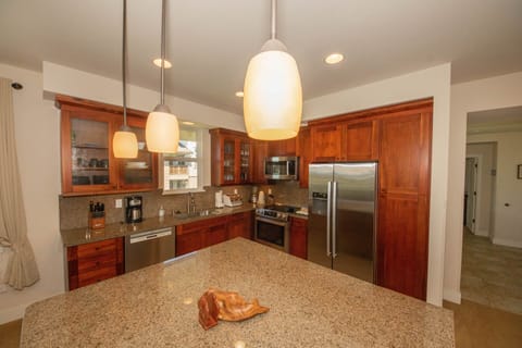 Gorgeous center island!