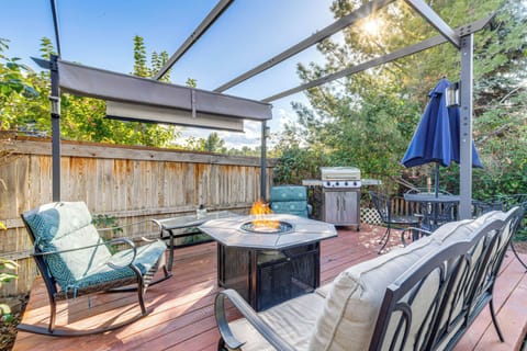 Aurora Vacation Rental | 3BR | 2.5BA | 2,800 Sq Ft | 2 Steps Required