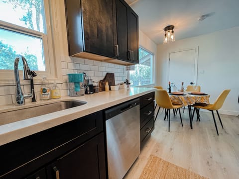 Kitchen / Dining Area