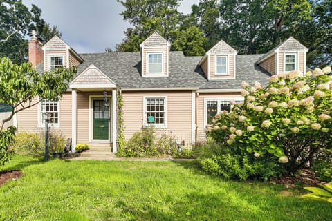 Burlington Vacation Rental | 3BR | 1.5BA | 3 Steps Required | 2,200 Sq Ft