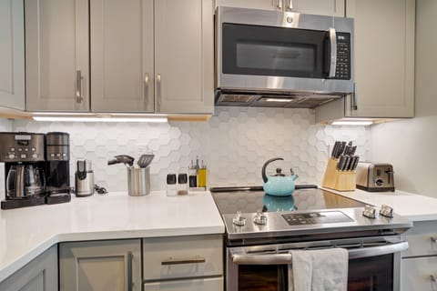 Duo coffee maker will accommodate all guests!