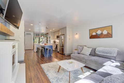 Easy flow from Living Room to Kitchen