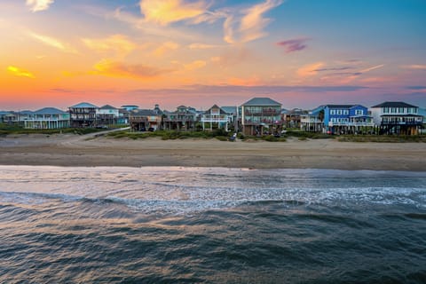 This is the view from your upper deck. Imagine waking up to the sound of the waves and enjoying your morning coffee right here.