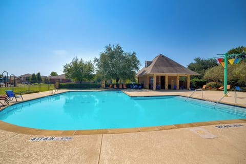 Seagoville Vacation Rental | 3BR | 2BA | 1,601 Sq Ft | 1 Step Required