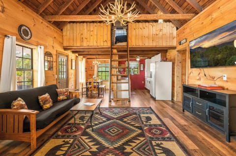 Cozy cabin vibes with loft and vaulted ceilings