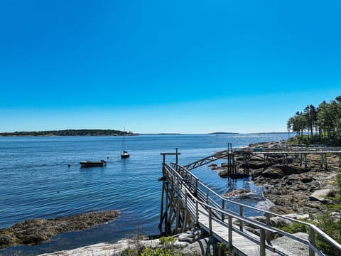 Harbor access and walkway