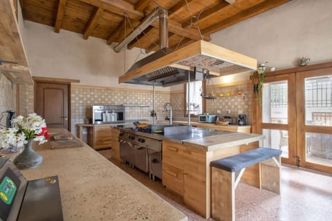 103) Essenthia, Alghero