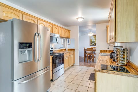 Kitchen | 1st Floor | Drip Coffee Maker | Dishwasher | Stove/Oven