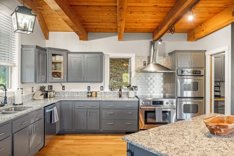 All stainless appliances including 2 ovens