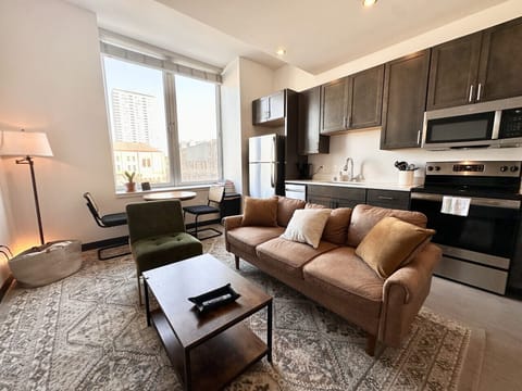 Spacious living room with dining table/workspace