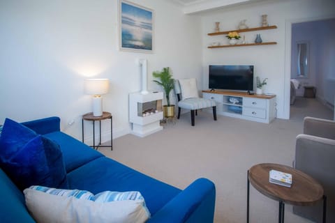 The Nook North Beach - 1 Bedroom Apartment - Tenby (26610)