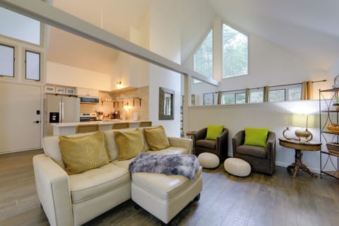 Sapphire Vacation Rental | 1BR | 1BA | 1,250 Sq Ft | 3 Steps to Enter