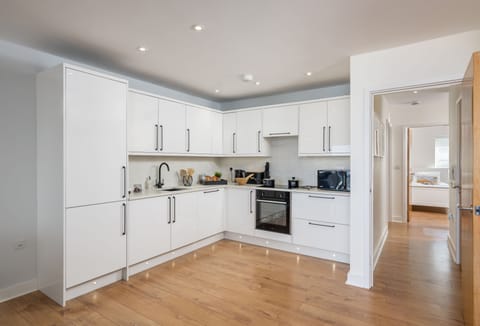 12 Ocean One, Newquay: Superbly equipped kitchen