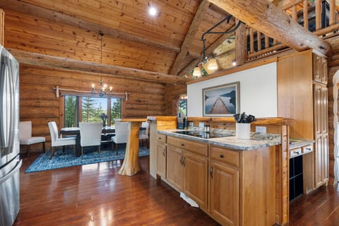 Full Kitchen, Essentials, & Stocked coffee bar with drip coffee and K-Cups