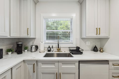 New full Kitchen w/ island, stainless-steel appliances, wine cooler