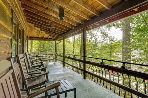 Greentown Vacation Rental | 3BR | 2BA | 1,963 Sq Ft | Stairs Required