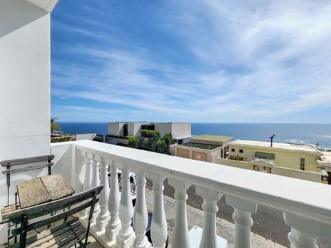 Luxury 4BR Villa w/ Pool & Ocean Views, Bakoven (31102)