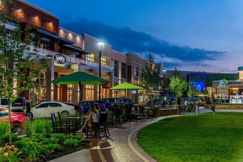 The Shops at Perry Crossing