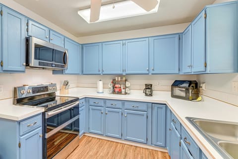 Kitchen | Drip Coffee Maker | Dishwasher | Cooking Basics