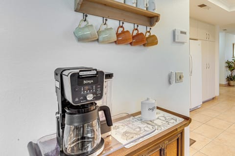 Coffee Bar | Ninja DualBrew Drip/Single-Serve Coffee Maker (Hot & Iced)