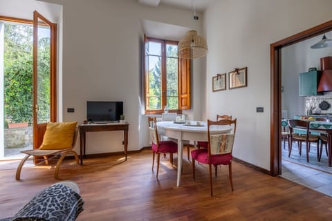 Autumn, Living Room, Spring, Summer