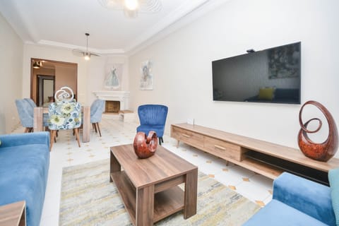 LivingRoomToDining(2)